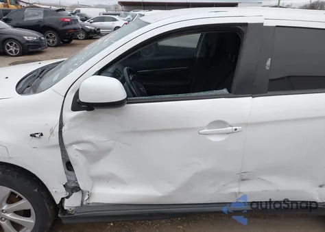 2014 Mitsubishi Outlander Sport Es z USA, uszkodzony, nr VIN 4A4AP3AU2EE023463